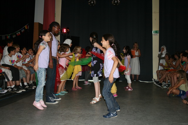 gal/2010/2010 Saitentwist Abschied Duererschule 9.7/2010 Saitentwist Duererschule Abschied 4.Kl. 9.Juli Im Coffee Cor 034.jpg